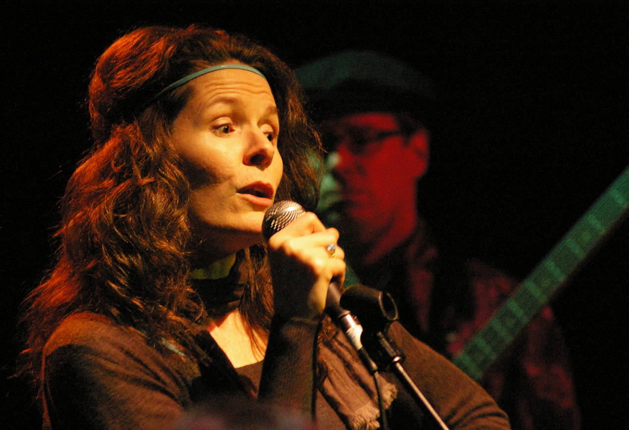 EdieBrickellAndHeavyMakeup2011-11-19TheKesslerTheaterDallasTX (18).jpg